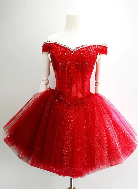Adorable vestido corto rojo de fiesta con escote corazón, tul brillante y hombros descubiertos, modelo Y1212
