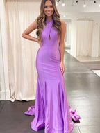 Robe de bal longue violette moulante à col halter et col croisé
