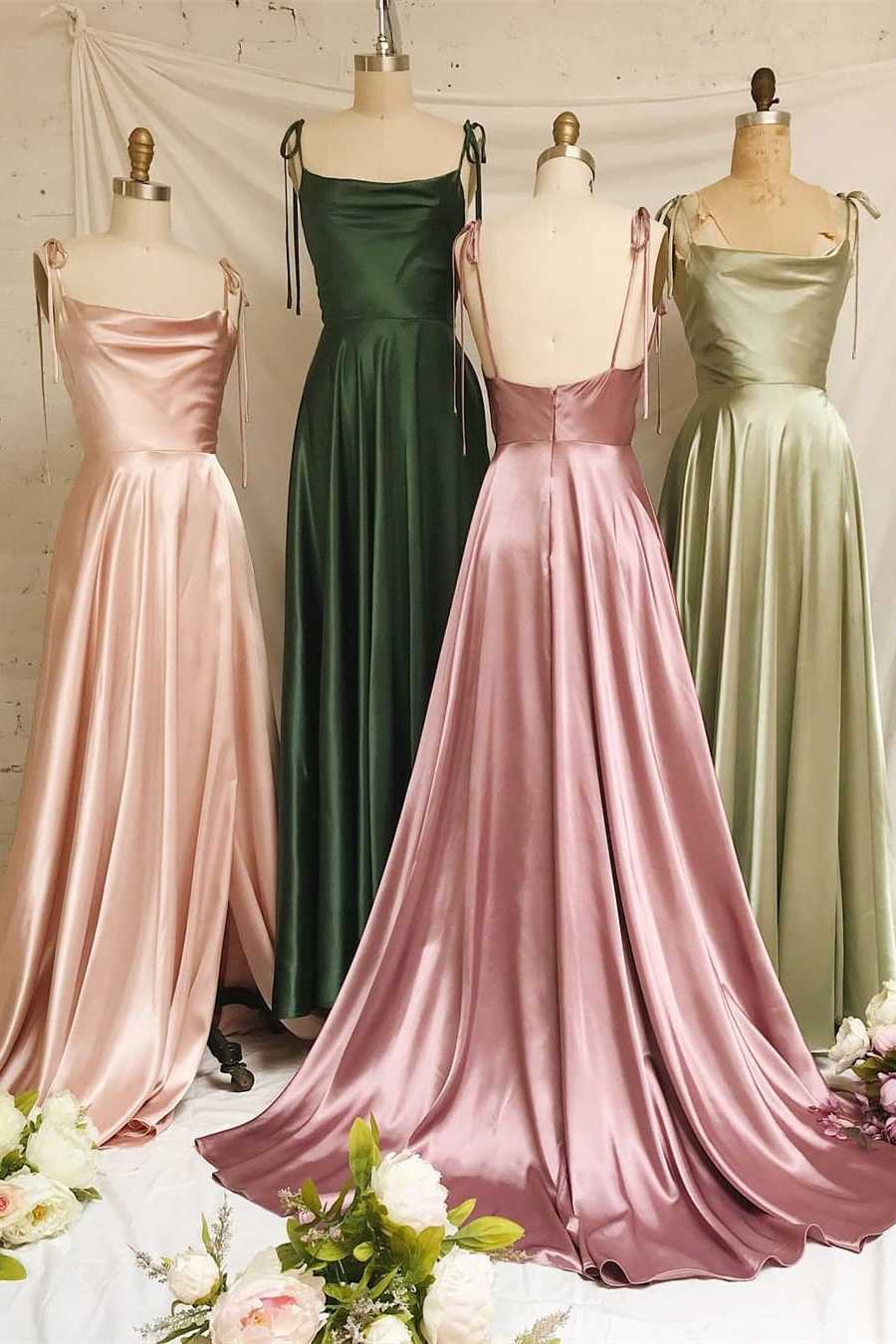 Vestido largo de fiesta de seda con cuello drapeado y corte en A