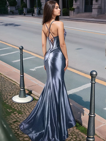 Vestido largo de sirena con escote en V plisado y boiced para baile de graduación