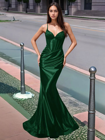 Vestido largo de sirena con escote en V plisado y boiced para baile de graduación