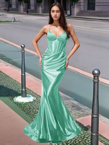 Vestido largo de sirena con escote en V plisado y boiced para baile de graduación