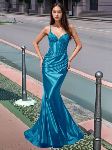 Vestido largo de sirena con escote en V plisado y boiced para baile de graduación