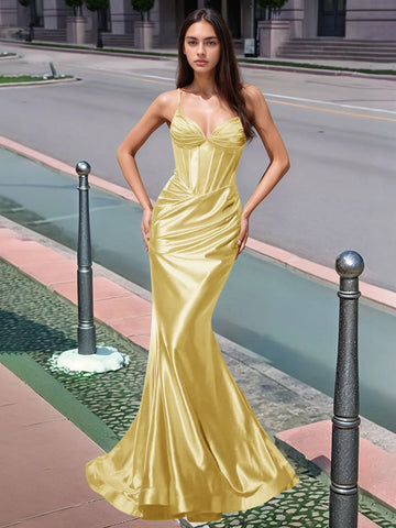 Vestido largo de sirena con escote en V plisado y boiced para baile de graduación