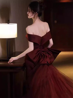 Vestido de noche sirena con hombros descubiertos y lazo, color burdeos, para baile de graduación Y7181