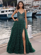 Robe de bal à bretelles spaghetti et corsage scintillant, fendue et superposée