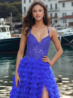 Robe de bal à bretelles spaghetti et corsage scintillant, fendue et superposée