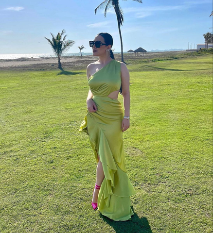 Vestido de fiesta verde de un solo hombro con bajo irregular. Vestido de noche verde Y5279