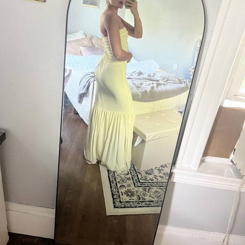Lindo vestido de noche amarillo sin tirantes de gasa con volantes, estilo sirena, para baile de graduación Y7896