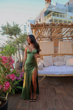Vestido de fiesta verde sexy con tirantes finos y abertura larga Y7912