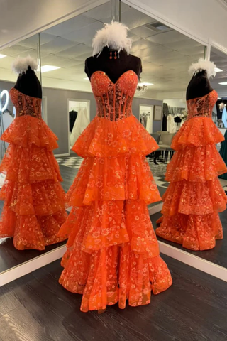 Vestido de fiesta naranja elegante, sin tirantes, corte en A, con encaje, apliques en capas y abertura lateral Y7885