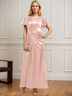 Robe de mère de la mariée en satin stretch, coupe trapèze, longueur cheville, décolleté rond et ornée de perles plissées 