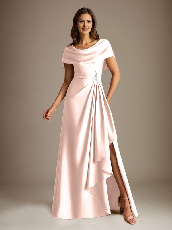 Robe de mariée trapèze en satin stretch, longue jusqu'au sol, avec décolleté rond et volants cascade, idéale pour la mère de la mariée. 