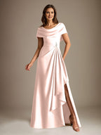 Robe de mariée trapèze en satin stretch, longue jusqu'au sol, avec décolleté rond et volants cascade, idéale pour la mère de la mariée. 