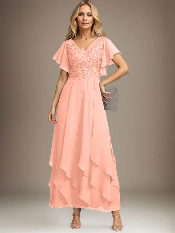 Vestido de novia de corte línea A, escote en V, largo hasta el tobillo, de gasa de encaje con volantes en cascada. 