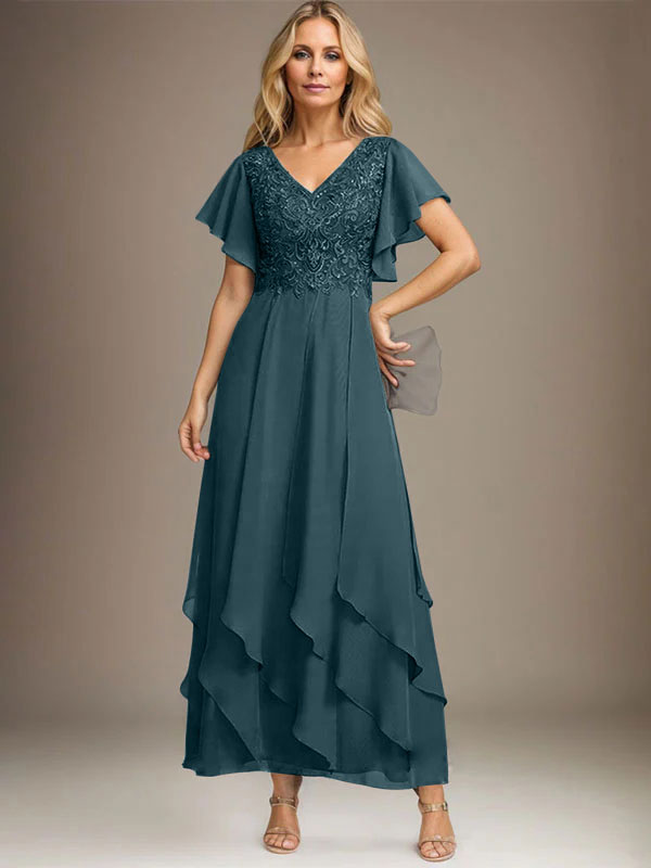 Vestido de novia de corte línea A, escote en V, largo hasta el tobillo, de gasa de encaje con volantes en cascada. 