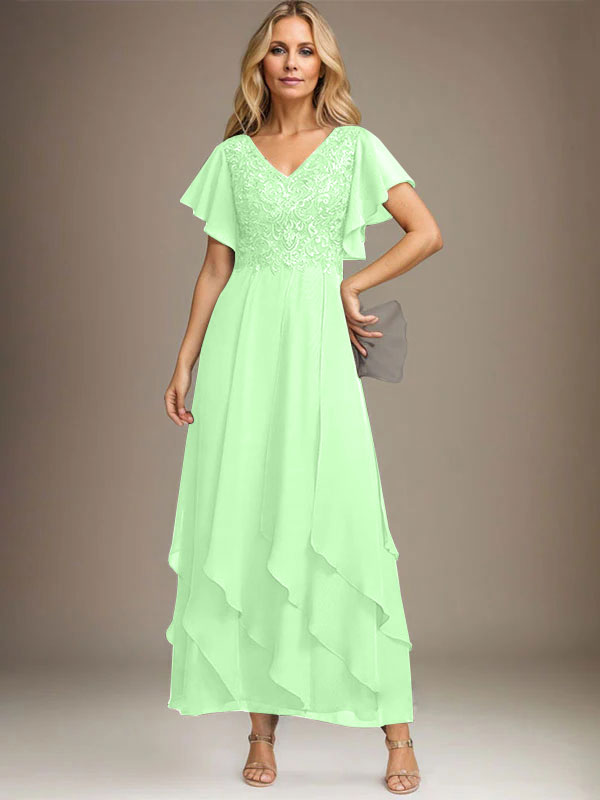 Vestido de novia de corte línea A, escote en V, largo hasta el tobillo, de gasa de encaje con volantes en cascada. 