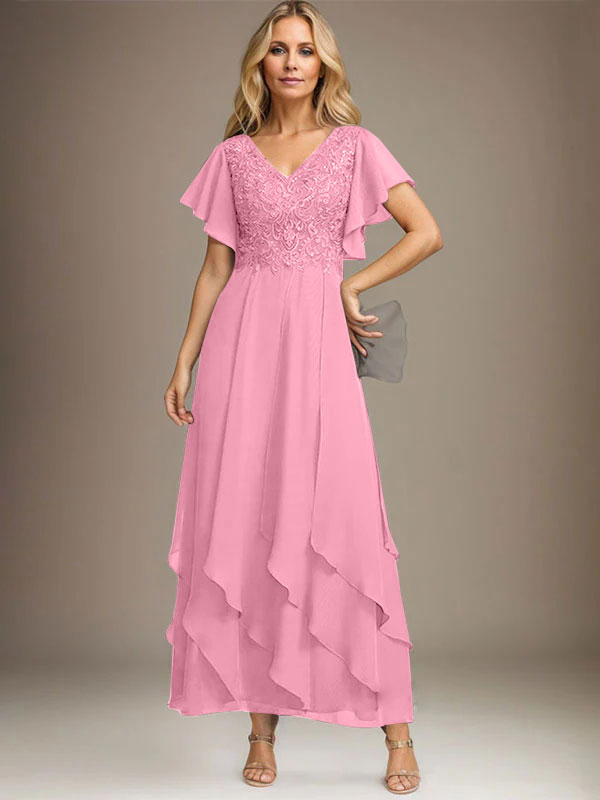 Vestido de novia de corte línea A, escote en V, largo hasta el tobillo, de gasa de encaje con volantes en cascada. 