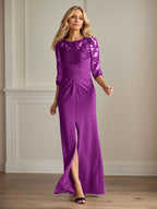 Vestido de madrina de la novia color ciruela, de encaje elástico y corte sirena. 