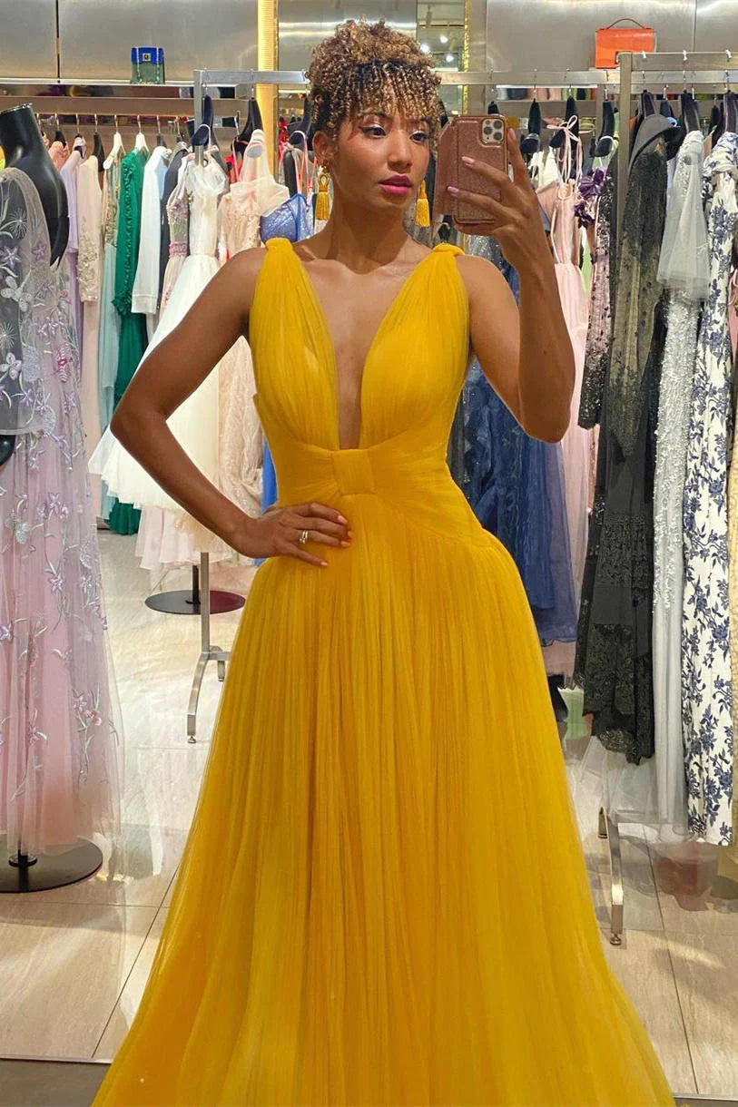 Robe de bal jaune en tulle à décolleté plongeant SYP154