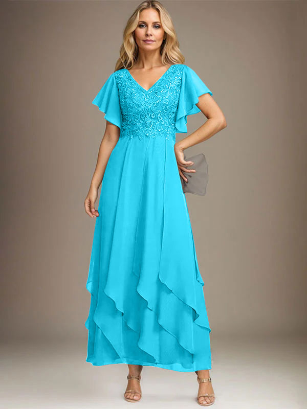 Vestido de novia de corte línea A, escote en V, largo hasta el tobillo, de gasa de encaje con volantes en cascada. 