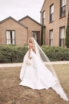 Robes de mariée populaires à plis, décolleté en cœur, fente latérale, robe de mariée en satin ornée d'appliqués, confectionnées sur mesure par un fabricant.