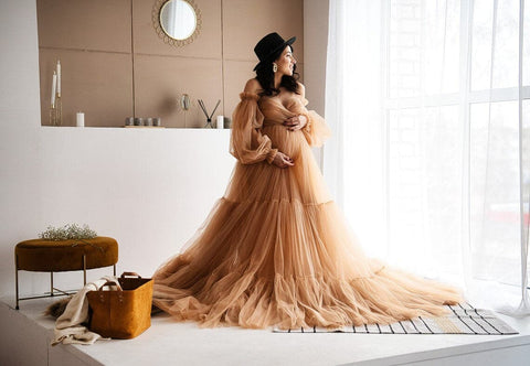 Vestido de maternidad de tul beige transparente