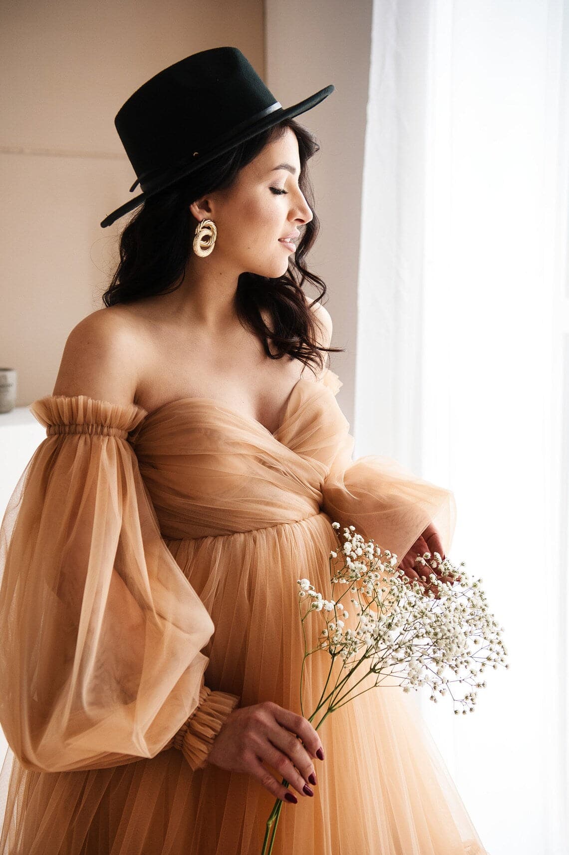Vestido de maternidad de tul beige transparente