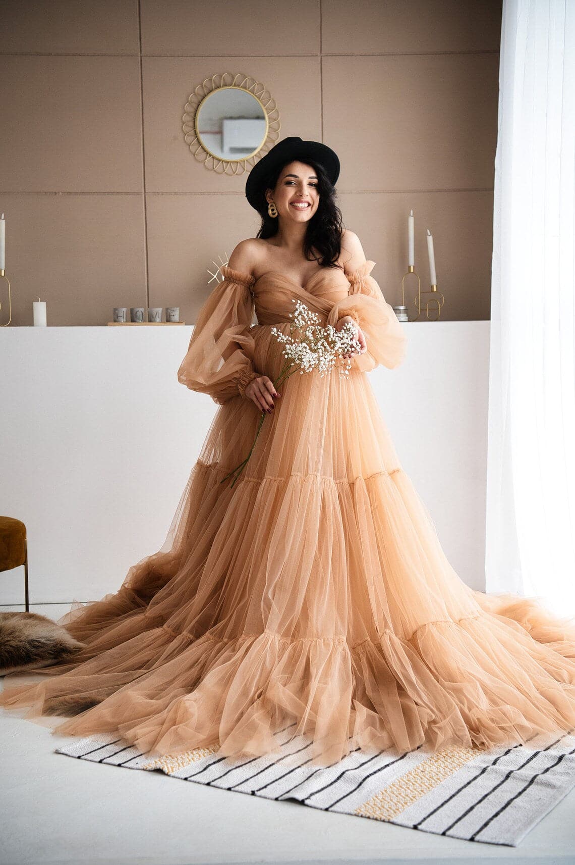 Vestido de maternidad de tul beige transparente