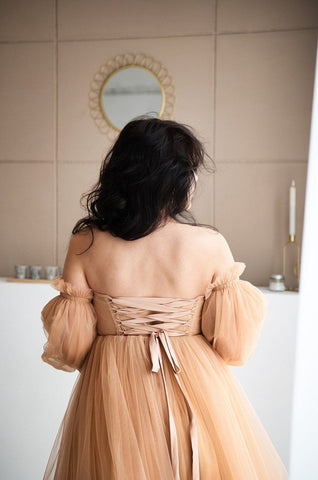 Vestido de maternidad de tul beige transparente