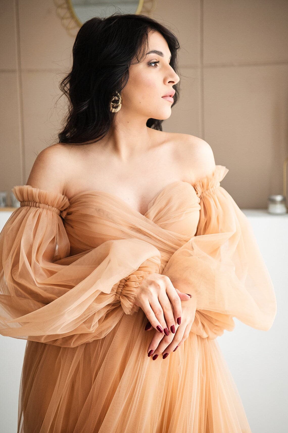 Vestido de maternidad de tul beige transparente