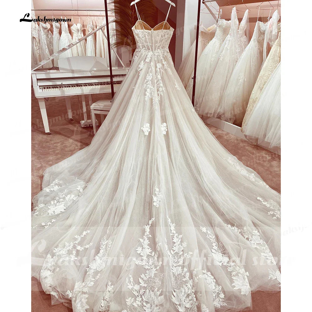 Robe de mariée princesse en dentelle, robe de mariée à bretelles spaghetti, traîne chapelle, robe de mariée en tulle champagne, Lakshmigown 