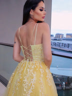 Vestidos de fiesta con apliques y tirantes finos SYP134