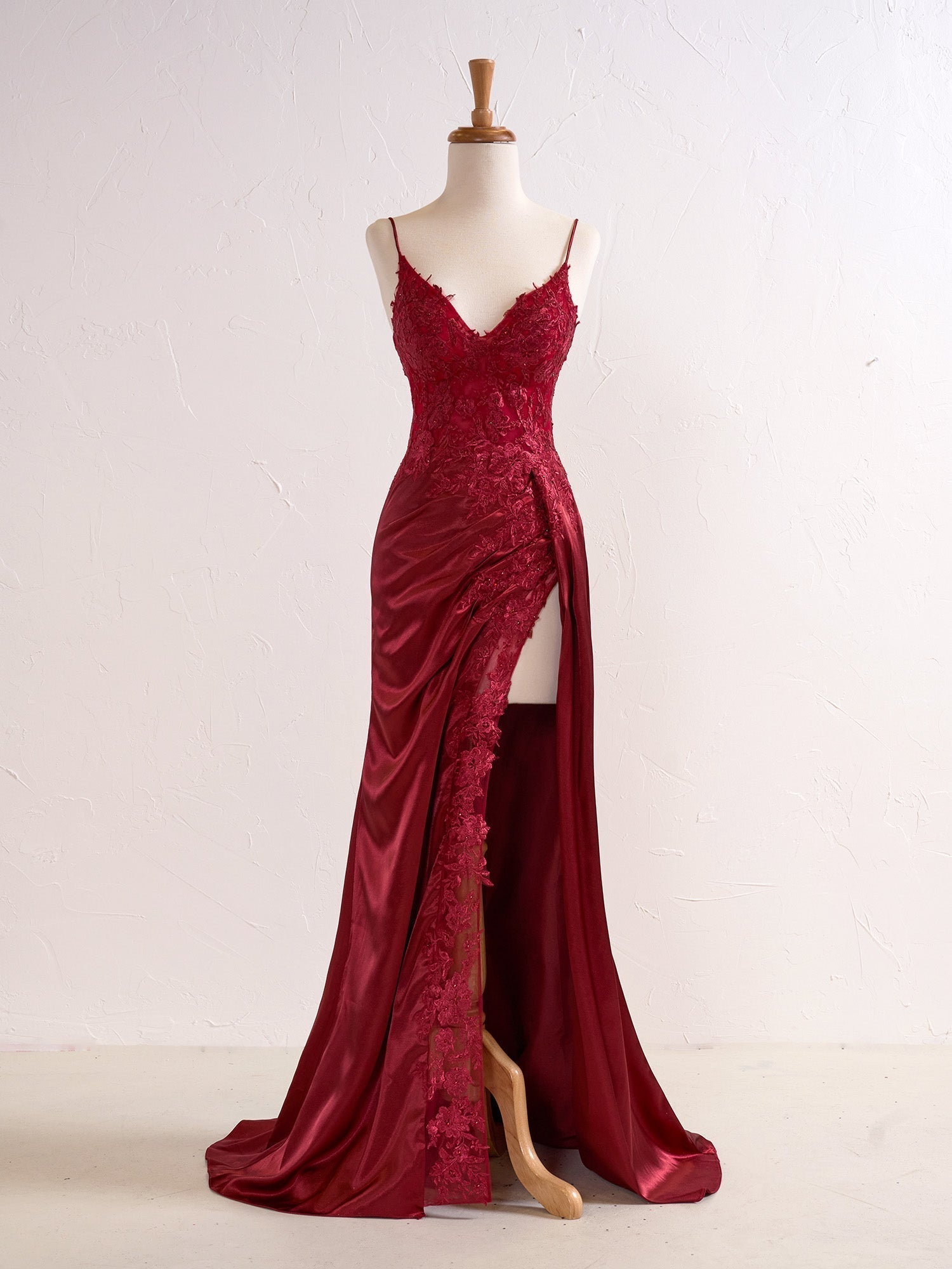 Beatrice |Sheath Black Long Appliques Prom Dress