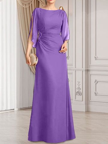 Robe fourreau/colonne longue en mousseline pour la mère de la mariée, ornée de perles plissées.