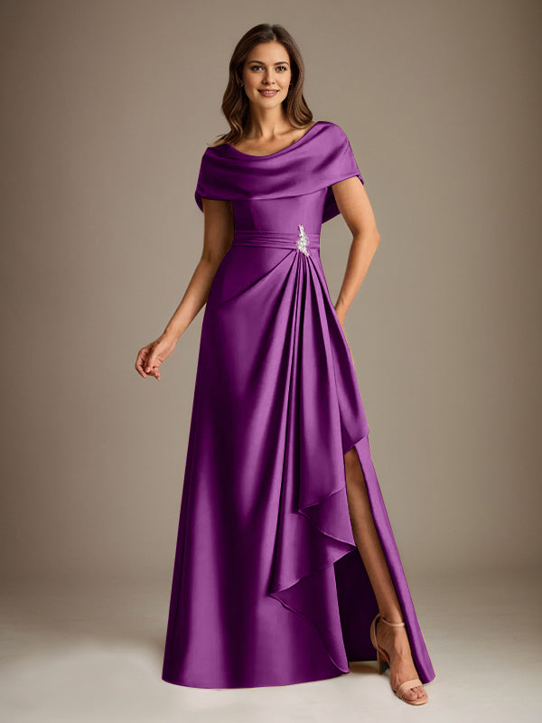 Robe de mariée trapèze en satin stretch, longue jusqu'au sol, avec décolleté rond et volants cascade, idéale pour la mère de la mariée. 