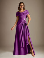 Robe de mariée trapèze en satin stretch, longue jusqu'au sol, avec décolleté rond et volants cascade, idéale pour la mère de la mariée. 