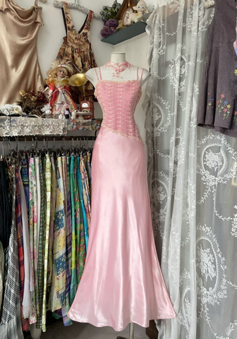 Elegante vestido de noche de sirena rosa con tirantes finos de satén Y8104