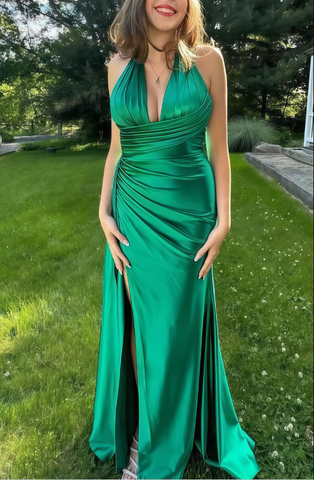 Vestido de fiesta verde ajustado con escote halter en V y fruncido, vestido de noche largo con abertura Y8022