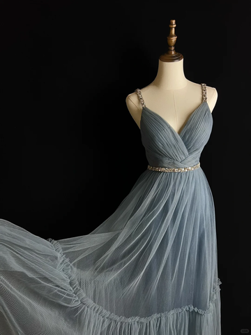 Vestido de noche sencillo azul de tul con cuentas, corte en A, tirantes finos, escote en V, estilo baile de graduación Y8649