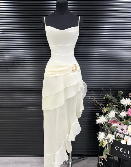Elegante vestido de noche de sirena blanco de gasa, vestido largo de fiesta con capas Y7716