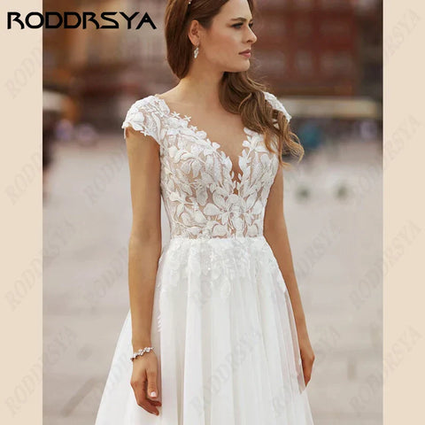 Plus Size Lace Appliques Wedding Dresses Simple Sleeveless Flowers Sweep Bride Party Tulle Beach Civil Bridal Gowns