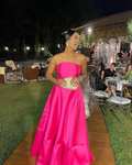 Vestido de noche sexy sin tirantes de corte A, elegante vestido de fiesta de satén rosa sin mangas Y5147