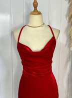 Robe de soirée sirène en velours rouge à fines bretelles rouges Y7816