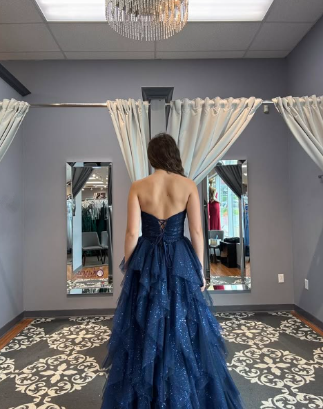 Robe de soirée bleu marine en tulle pailleté, coupe trapèze, modèle Y8146