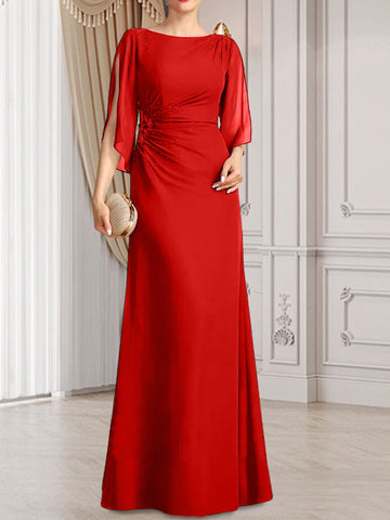 Robe fourreau/colonne longue en mousseline pour la mère de la mariée, ornée de perles plissées.