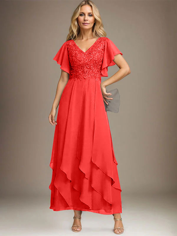 Vestido de novia de corte línea A, escote en V, largo hasta el tobillo, de gasa de encaje con volantes en cascada. 