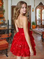 Vestidos de fiesta de línea A con escote corazón, apliques de encaje y lazo.