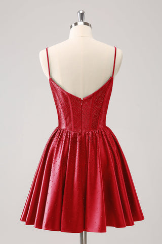 Robe de bal courte rouge à bretelles spaghetti, coupe trapèze, corset à volants et perles