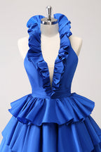 Robe de bal courte en satin, coupe trapèze, décolleté en V profond et volants